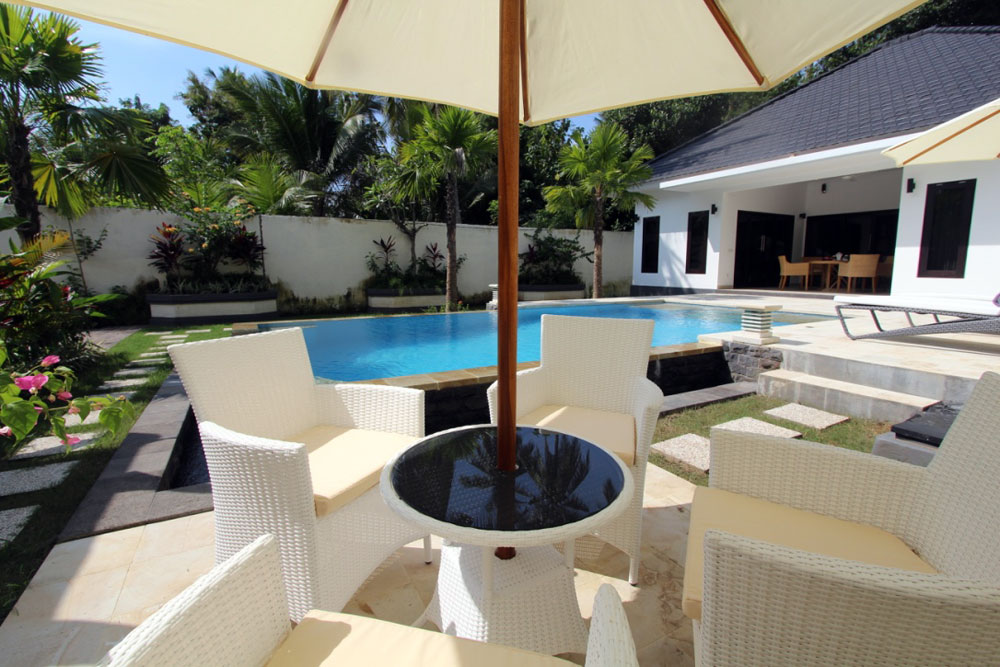 bali lovina villa with pool